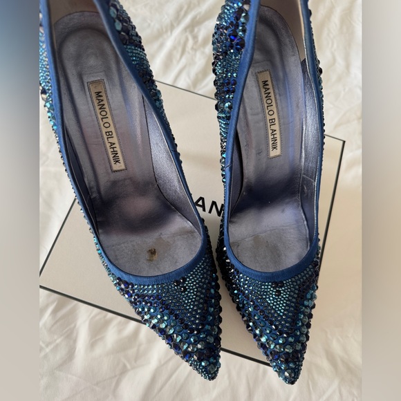 Gently Used Manolo Blahnik BB blue Satin Swarovski Embellished Crystal Pumps 9.5 - Picture 6 of 9